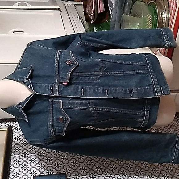 Vintage red tag Levis denim jackets Harley Davidson patches - Picture 1 of 7